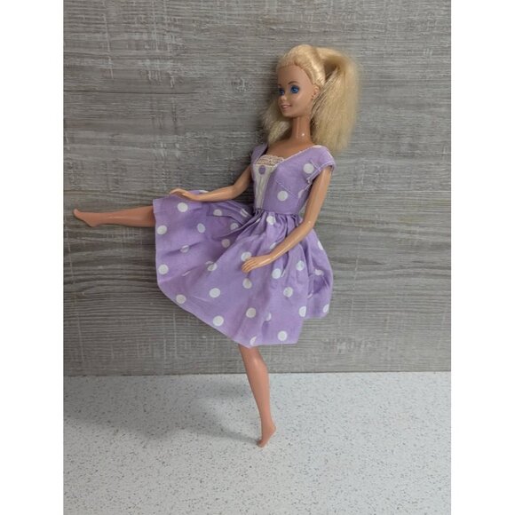 Vintage 1966 Twist & Turn Barbie with Bendable Legs - Picture 2 of 2